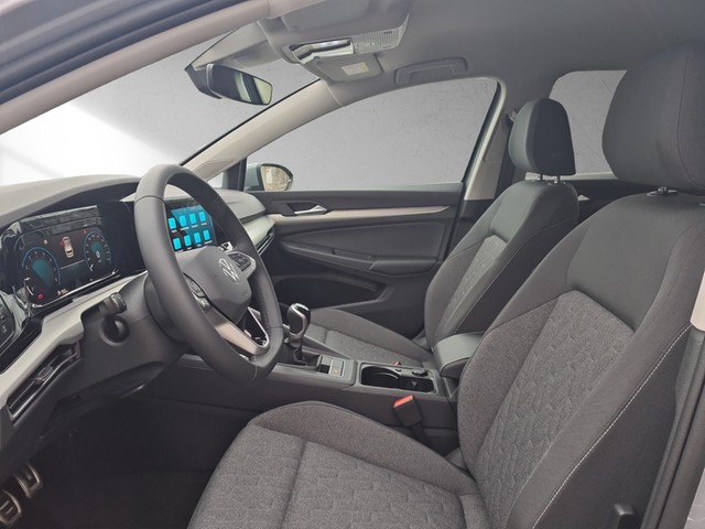Fahrzeugabbildung Volkswagen Golf VIII TSI Move LED Navi AID RFK SH LM