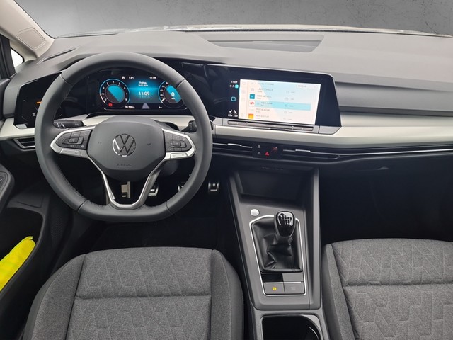 Fahrzeugabbildung Volkswagen Golf VIII TSI Move LED Navi AID RFK SH LM