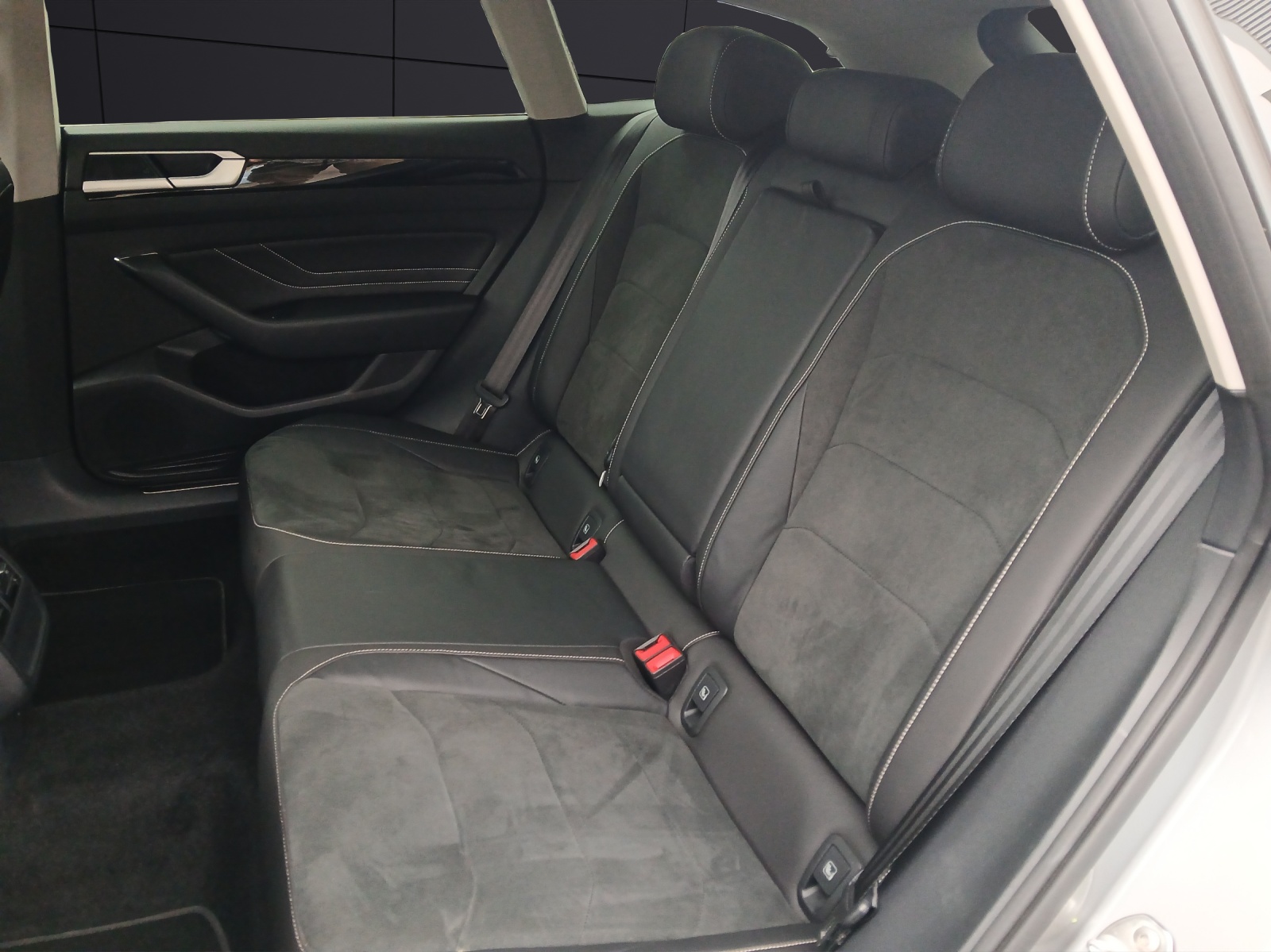 Fahrzeugabbildung Volkswagen Arteon SB TDI Elegance DSG LED AHK Navi AID ACC RFK SH