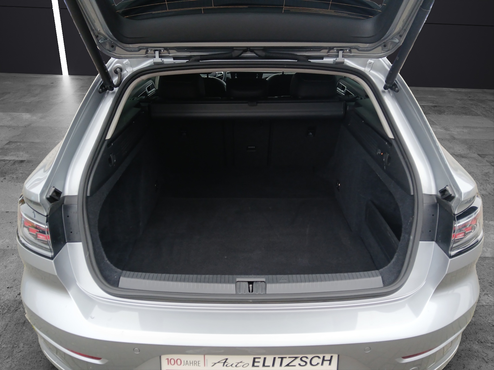 Fahrzeugabbildung Volkswagen Arteon SB TDI Elegance DSG LED AHK Navi AID ACC RFK SH