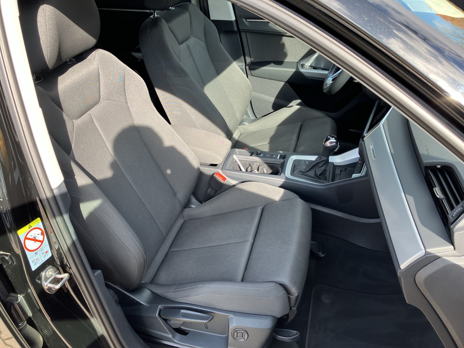 Fahrzeugabbildung Audi Q3 35 TFSI S tronic LED Navi plus AHZV