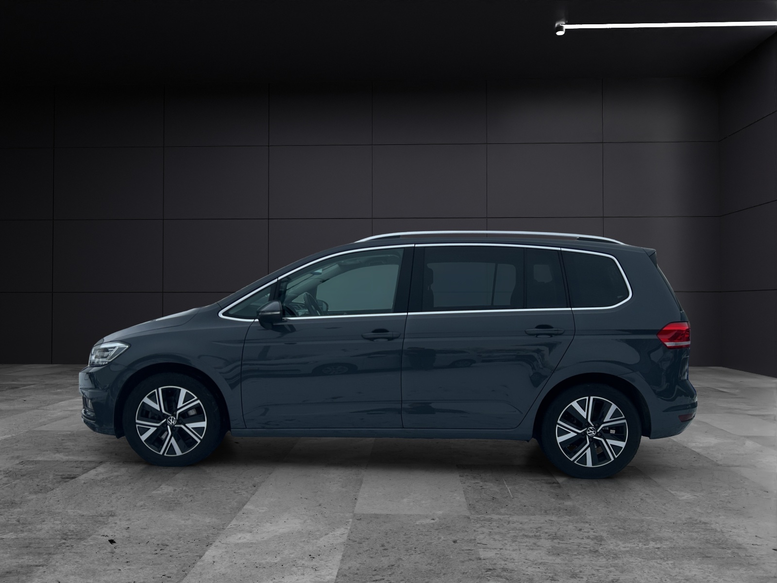 Fahrzeugabbildung Volkswagen Touran Highline TDI DSG LED ACC AHK SH Massage PDC WeConnect Ambiente Navi