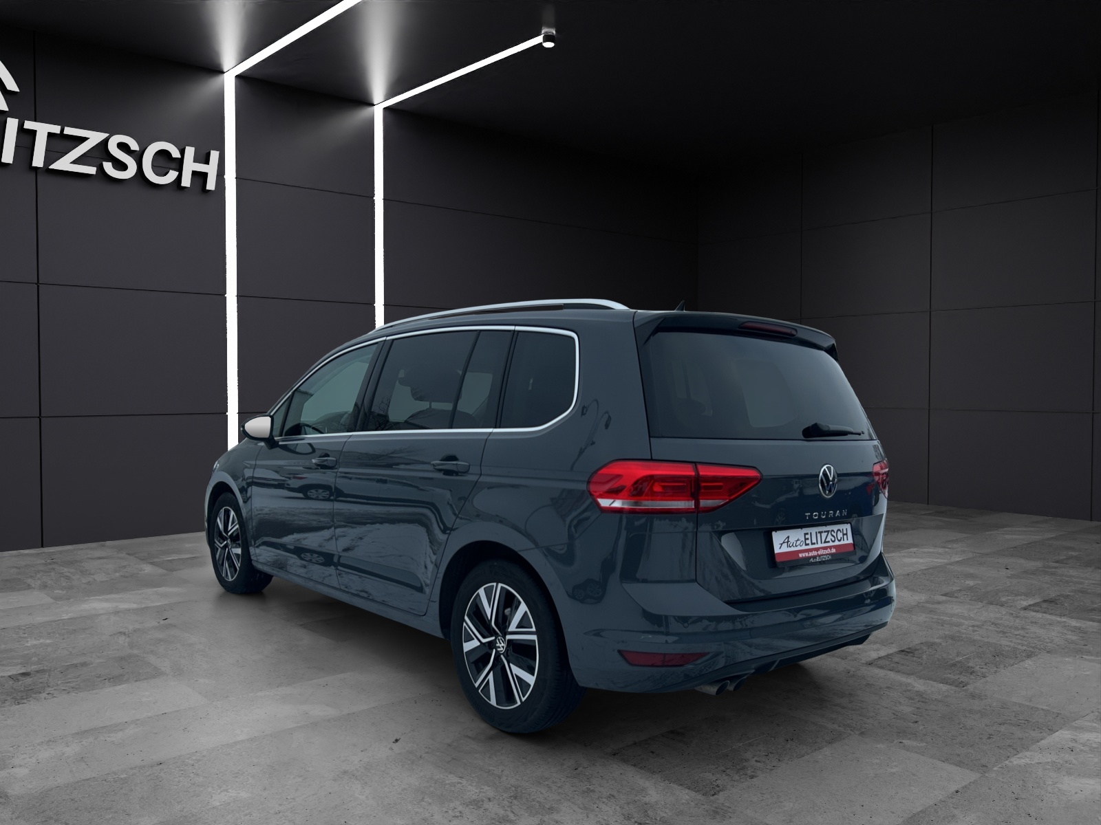 Fahrzeugabbildung Volkswagen Touran Highline TDI DSG LED ACC AHK SH Massage PDC WeConnect Ambiente Navi