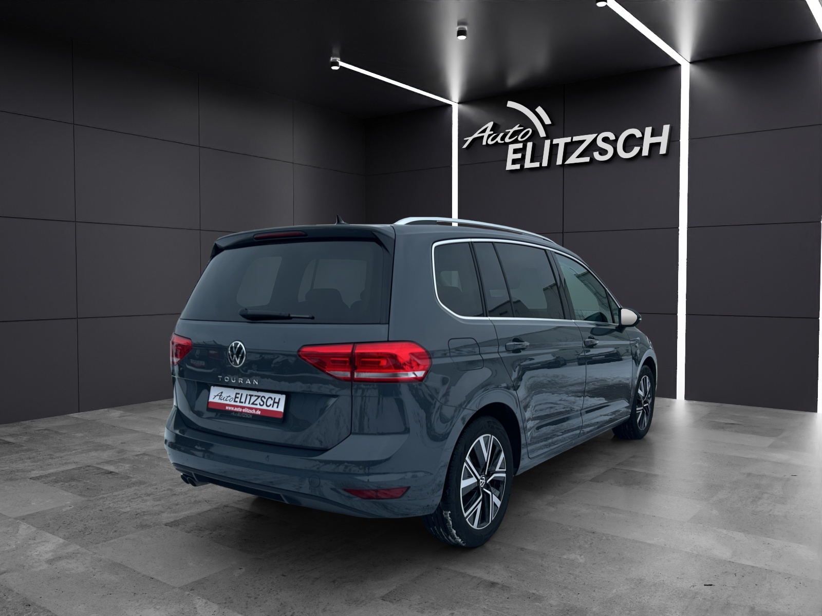 Fahrzeugabbildung Volkswagen Touran Highline TDI DSG LED ACC AHK SH Massage PDC WeConnect Ambiente Navi