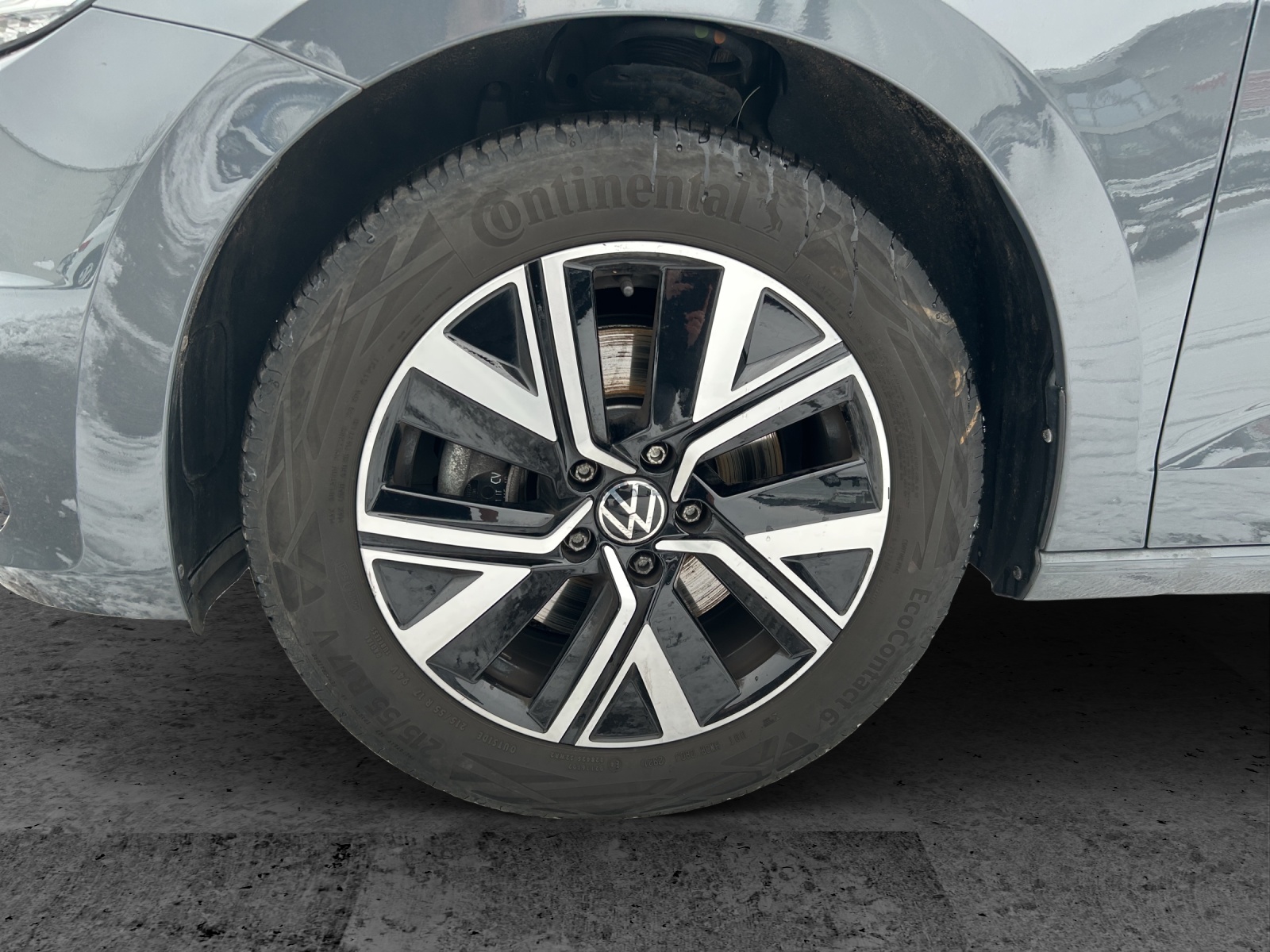 Fahrzeugabbildung Volkswagen Touran Highline TDI DSG LED ACC AHK SH Massage PDC WeConnect Ambiente Navi