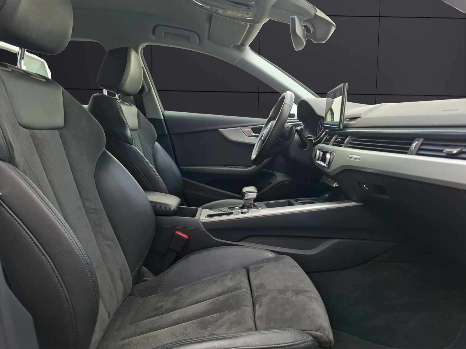 Fahrzeugabbildung Audi A4 Avant 40 TDI S-tronic quattro LED AHK Navi AVC ACC Park-Assist SH