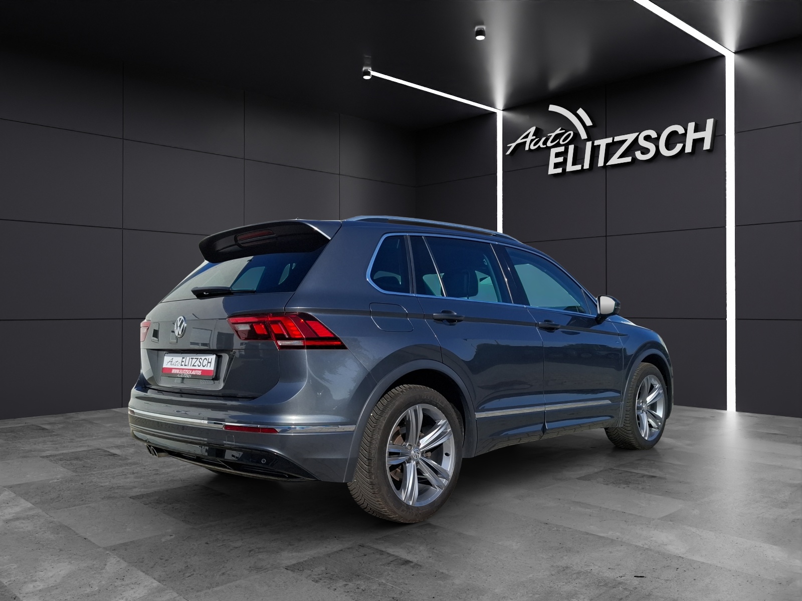 Fahrzeugabbildung Volkswagen Tiguan TSI Join LED AHK Navi HUD ACC PDC SH 19