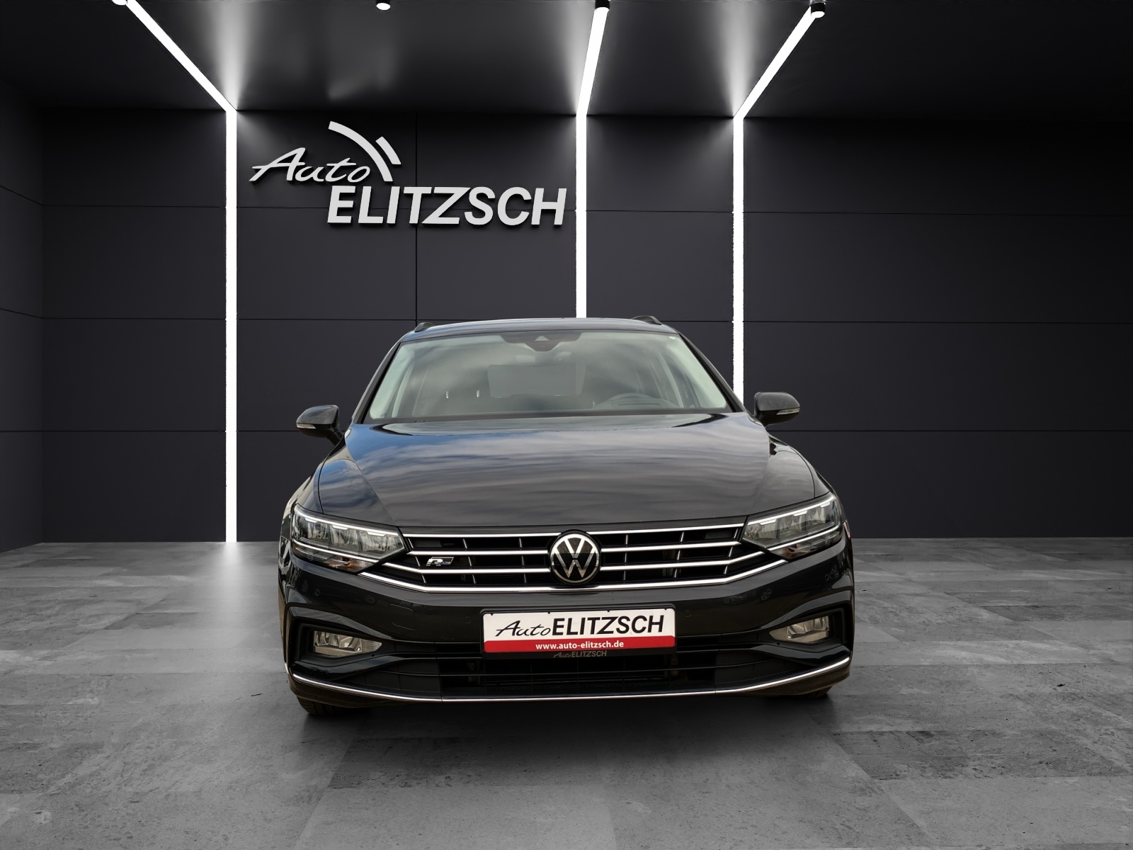 Fahrzeugabbildung Volkswagen Passat Variant TSI R-Line LED ACC AHK HuD Massage Business