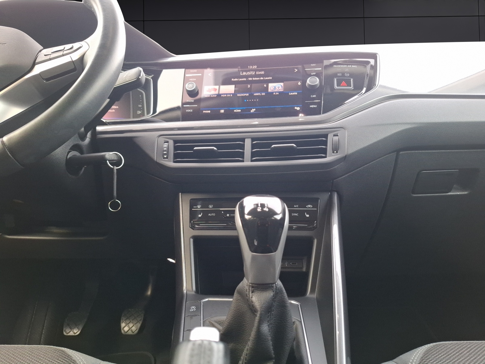 Fahrzeugabbildung Volkswagen Polo TSI Style Matrix Climatronic ACC PDC SH LM