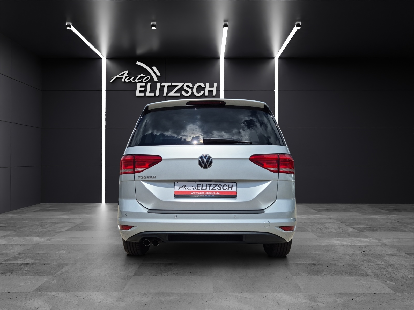 Fahrzeugabbildung Volkswagen Touran TDI Comfortline DSG AHK Navi PDC SH LM