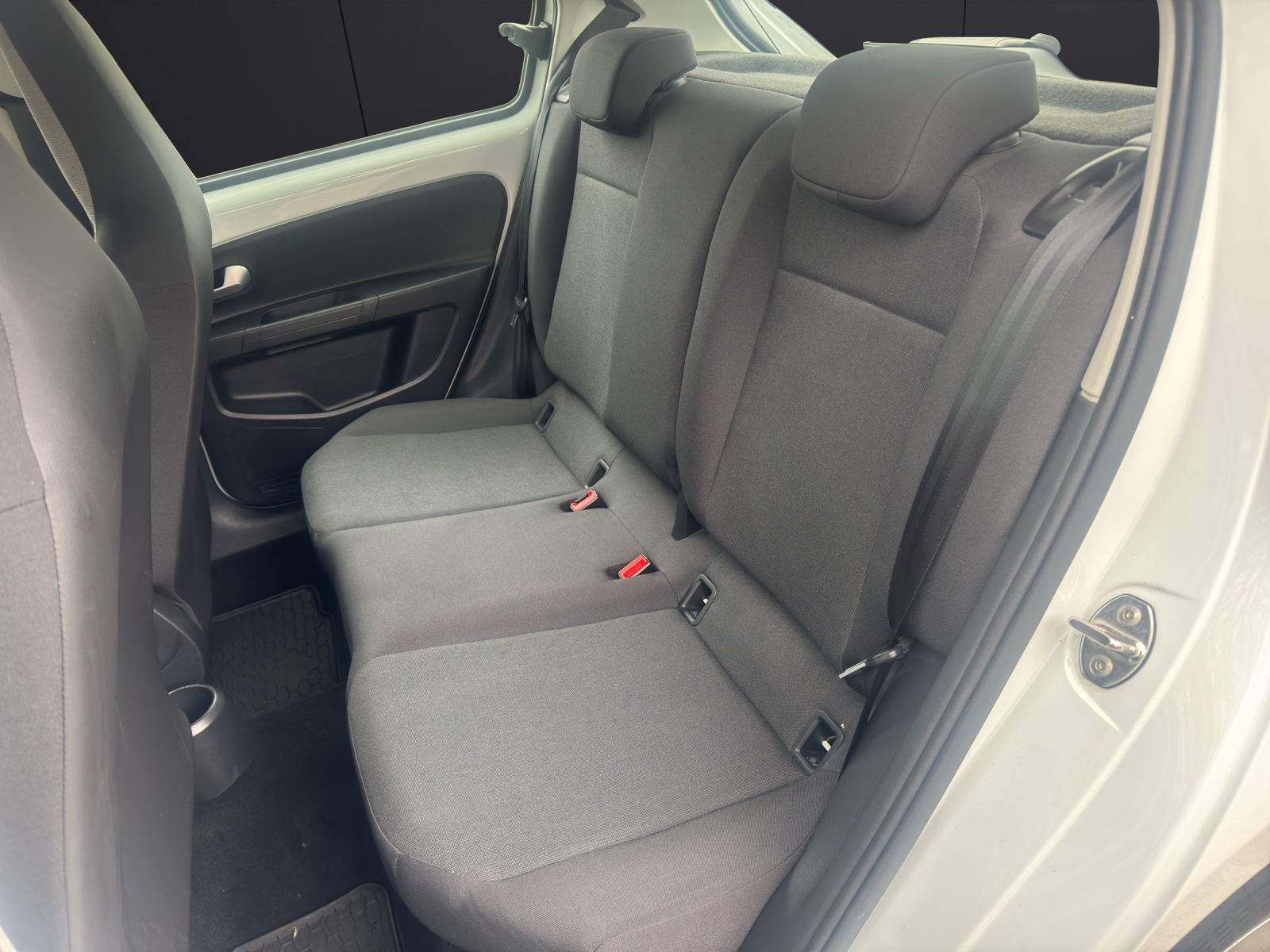 Fahrzeugabbildung Volkswagen up! 1.0 Klima DAB SHZ