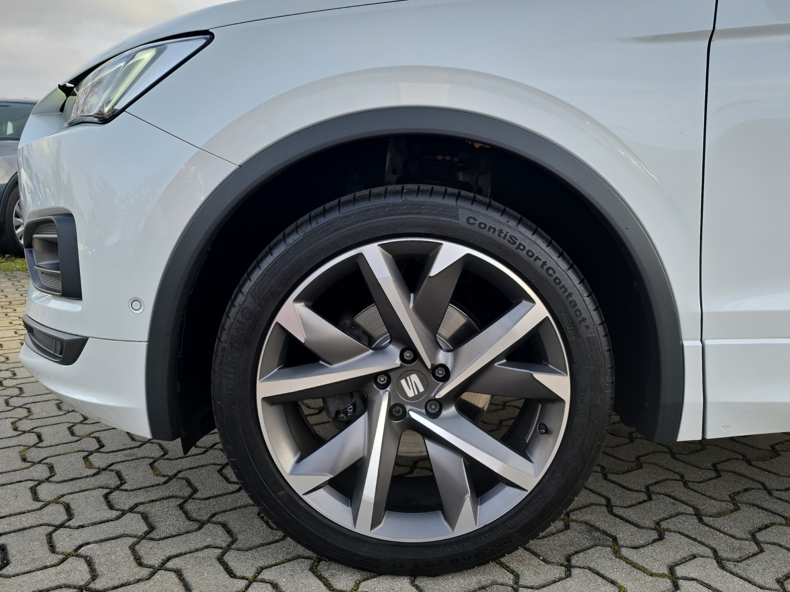 Fahrzeugabbildung SEAT Tarraco FR 1.5 TSI ACT ACC LED NAVI AHZ