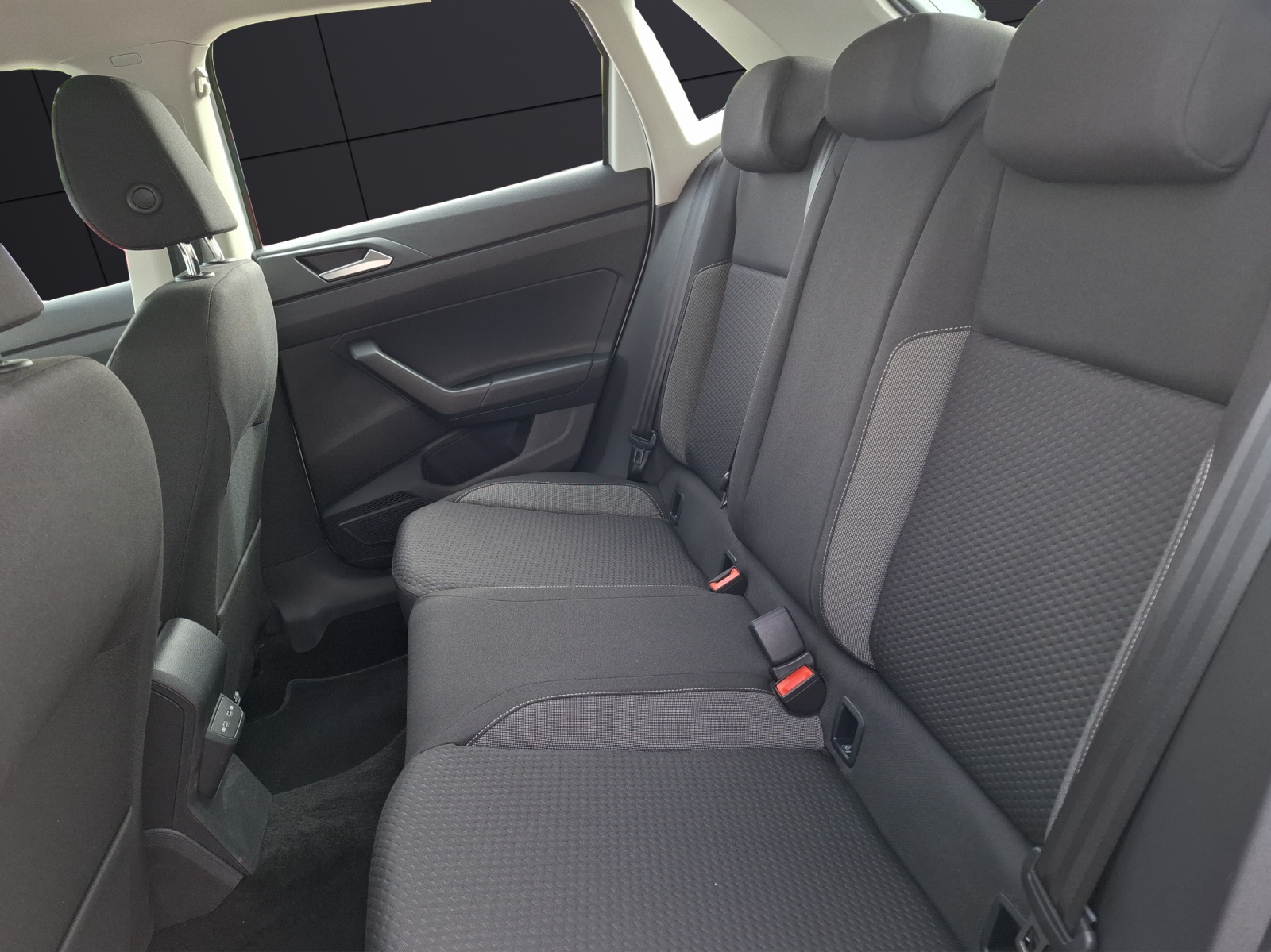 Fahrzeugabbildung Volkswagen Polo Life LED Navi GRA PDC SH