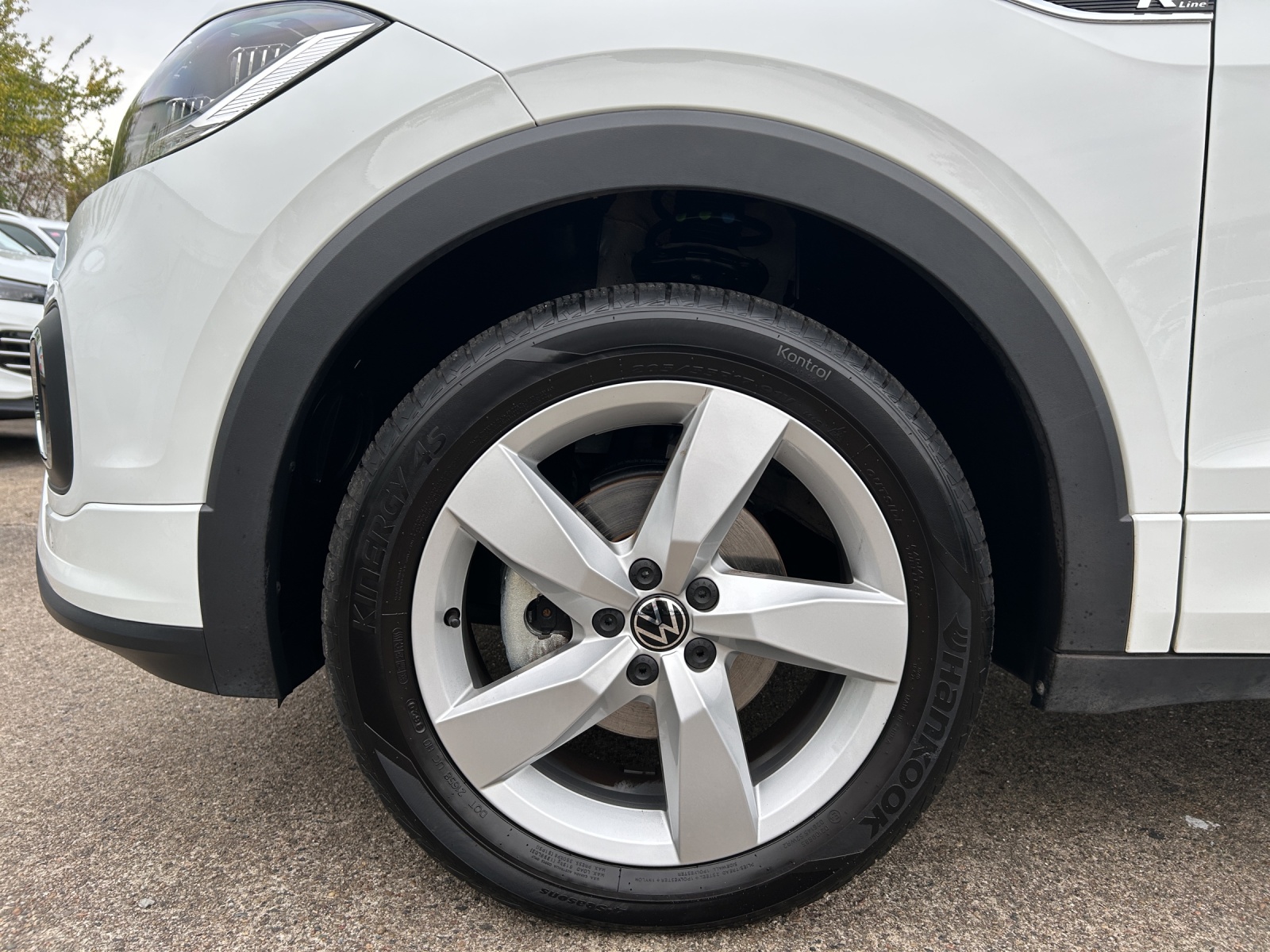 Fahrzeugabbildung Volkswagen T-Cross TSI Style R-Line LED Navi RFK SH 17
