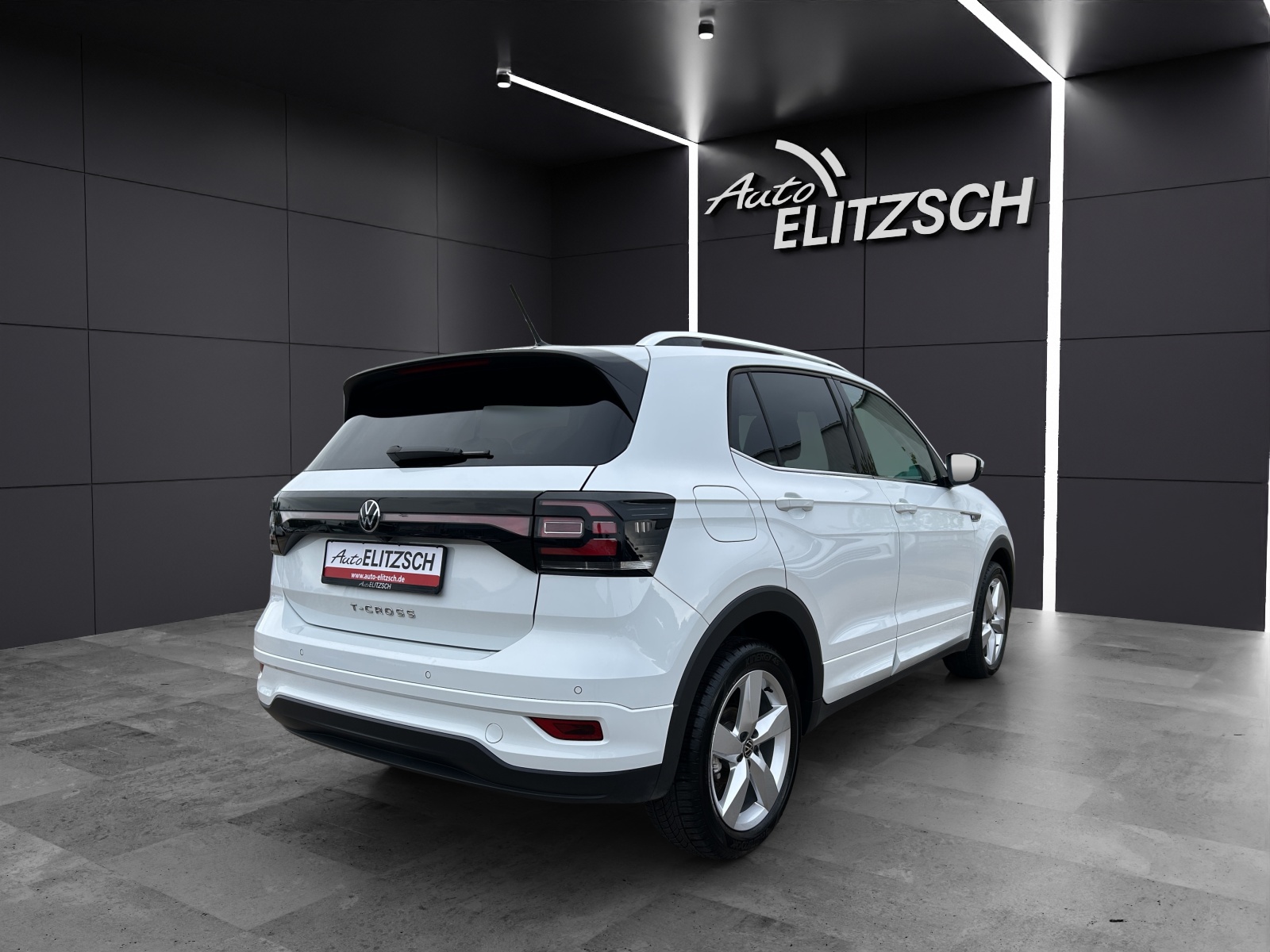 Fahrzeugabbildung Volkswagen T-Cross TSI Style R-Line LED Navi RFK SH 17