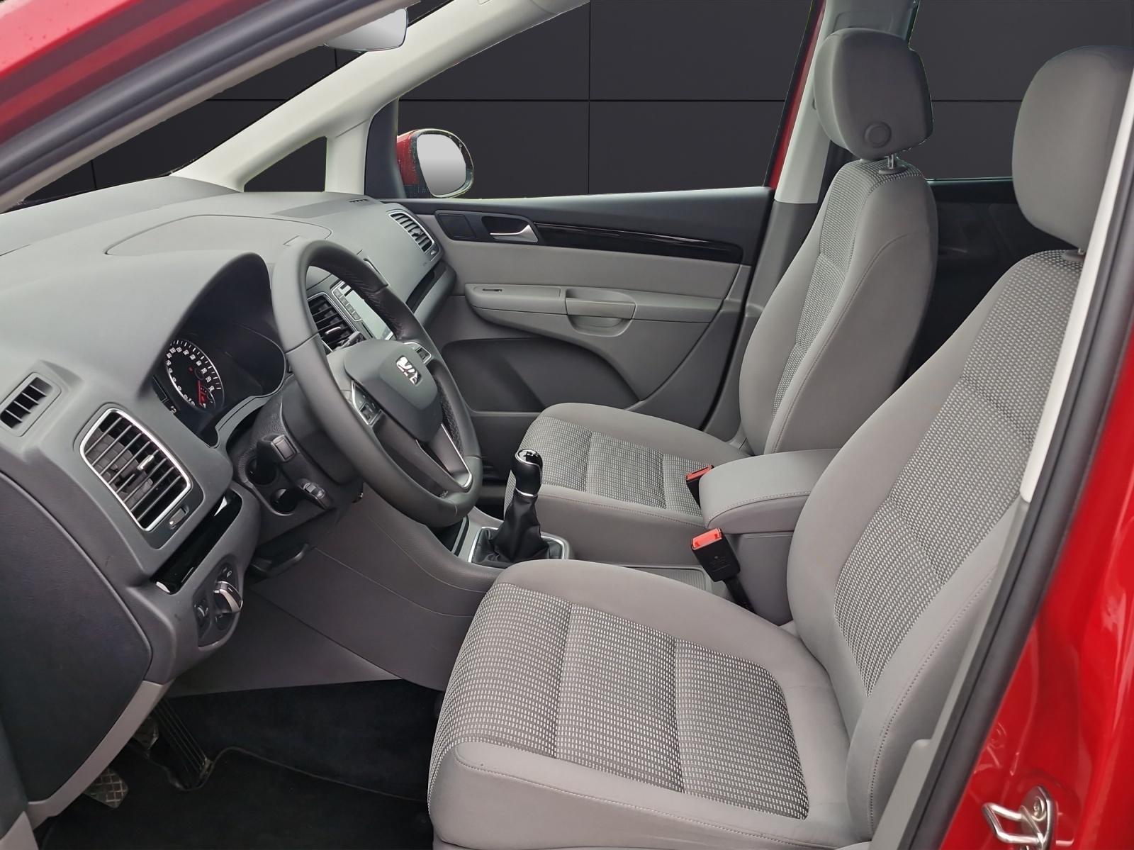 Fahrzeugabbildung SEAT Alhambra Reference 2.0 TDI Eco XENON NAVI AHK ACC SHZ