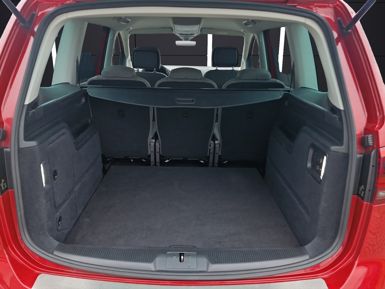 Fahrzeugabbildung SEAT Alhambra Reference 2.0 TDI Eco XENON NAVI AHK ACC SHZ