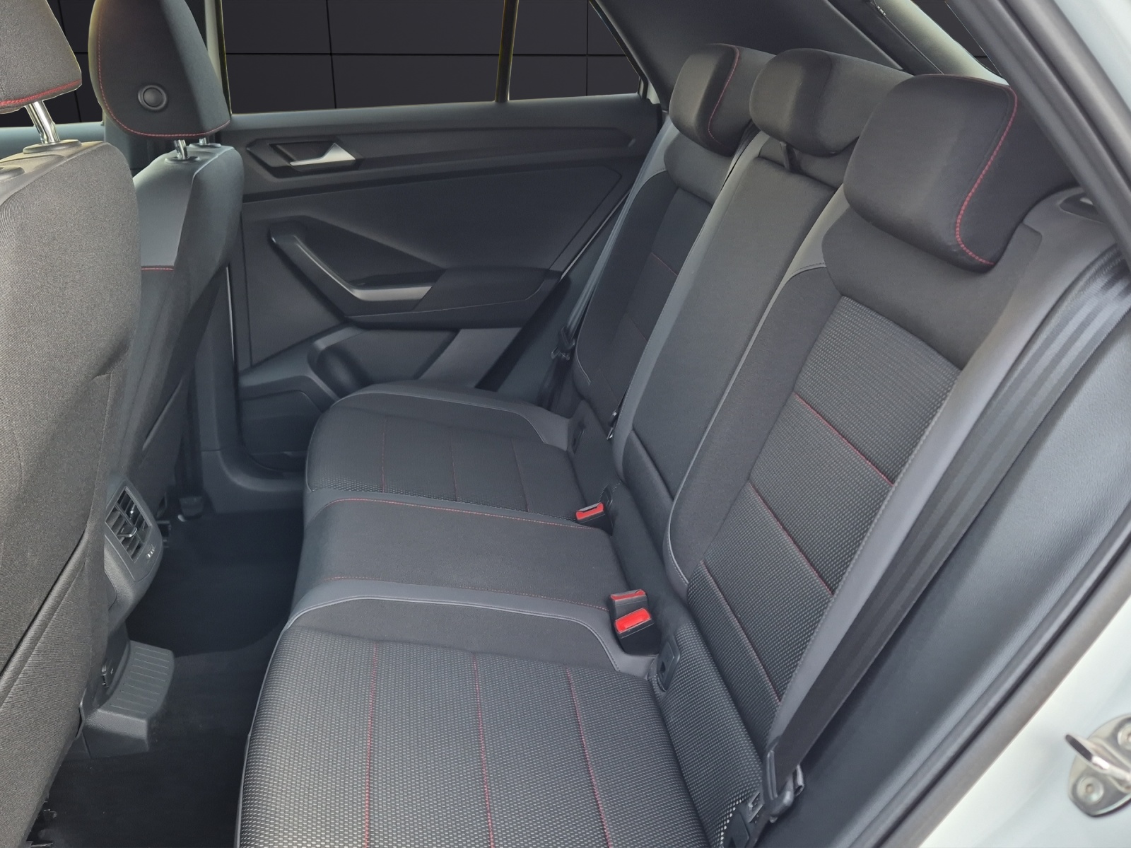 Fahrzeugabbildung Volkswagen T-Roc 1.5 TSI Sport LED Navi