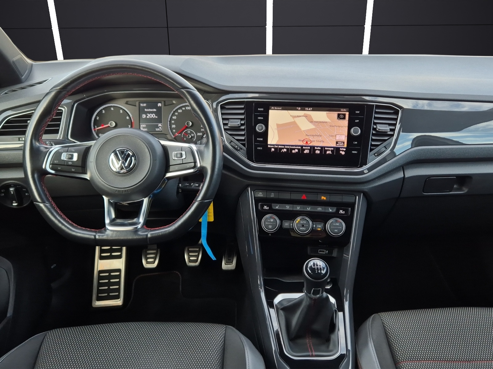 Fahrzeugabbildung Volkswagen T-Roc 1.5 TSI Sport LED Navi