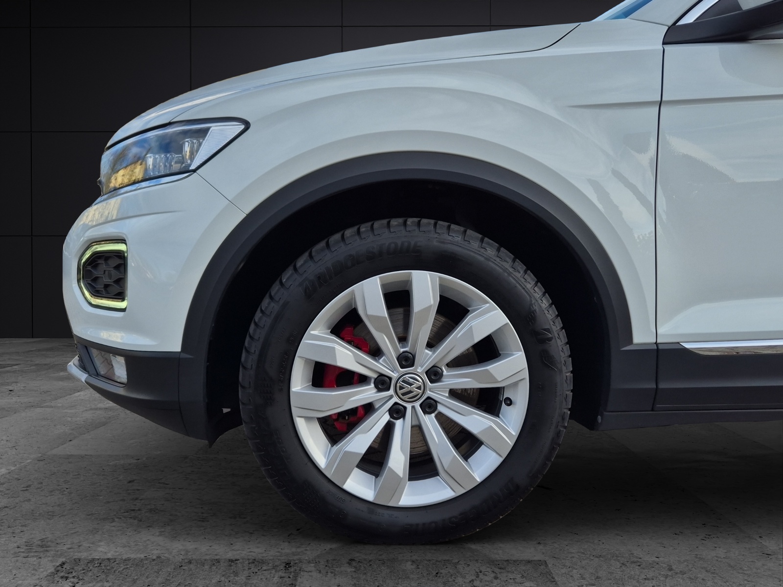 Fahrzeugabbildung Volkswagen T-Roc 1.5 TSI Sport LED Navi