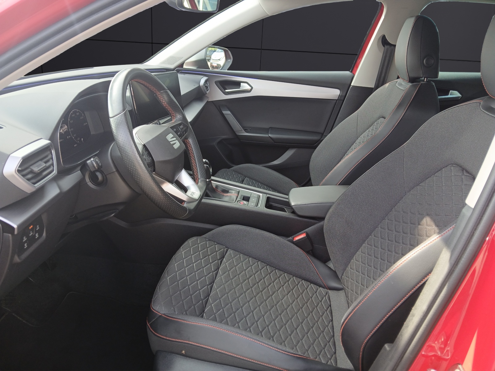 Fahrzeugabbildung SEAT Leon TSI FR-Line LED NAVI AHK RFK GRA