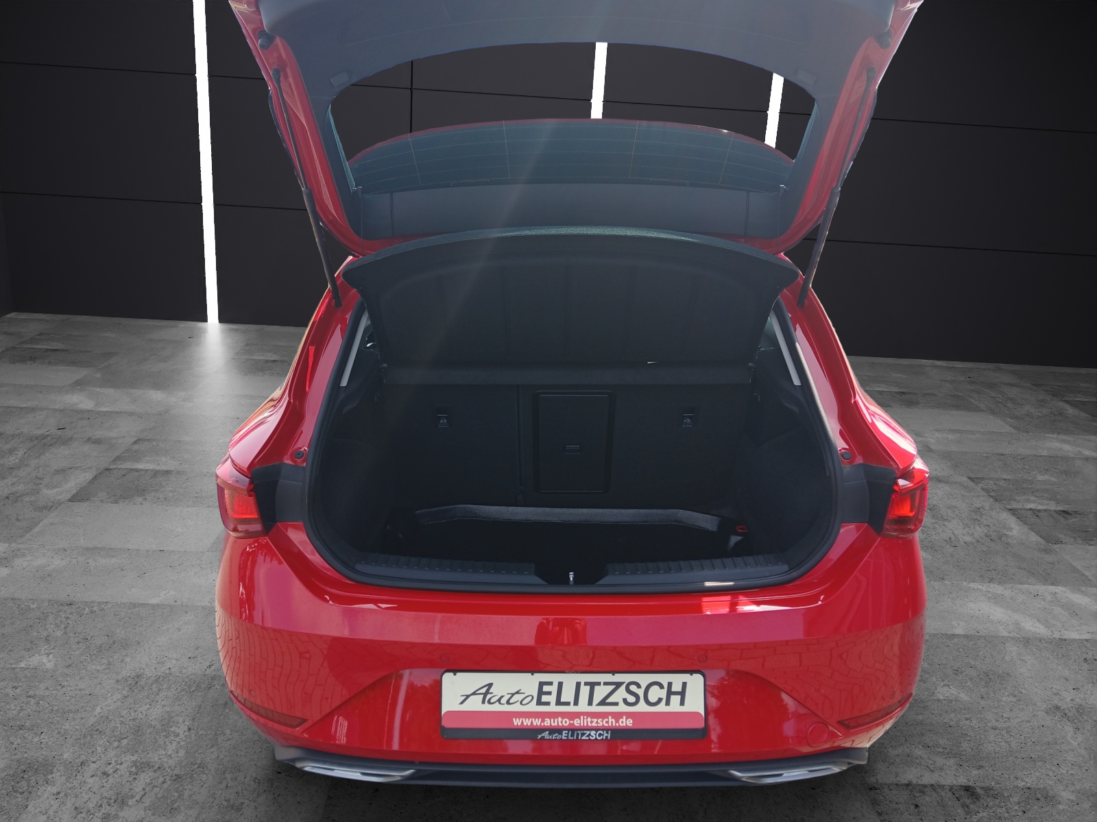 Fahrzeugabbildung SEAT Leon TSI FR-Line LED NAVI AHK RFK GRA