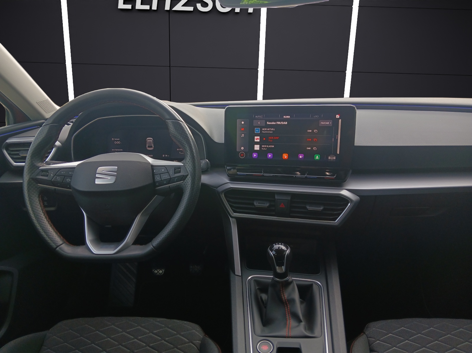 Fahrzeugabbildung SEAT Leon TSI FR-Line LED NAVI AHK RFK GRA