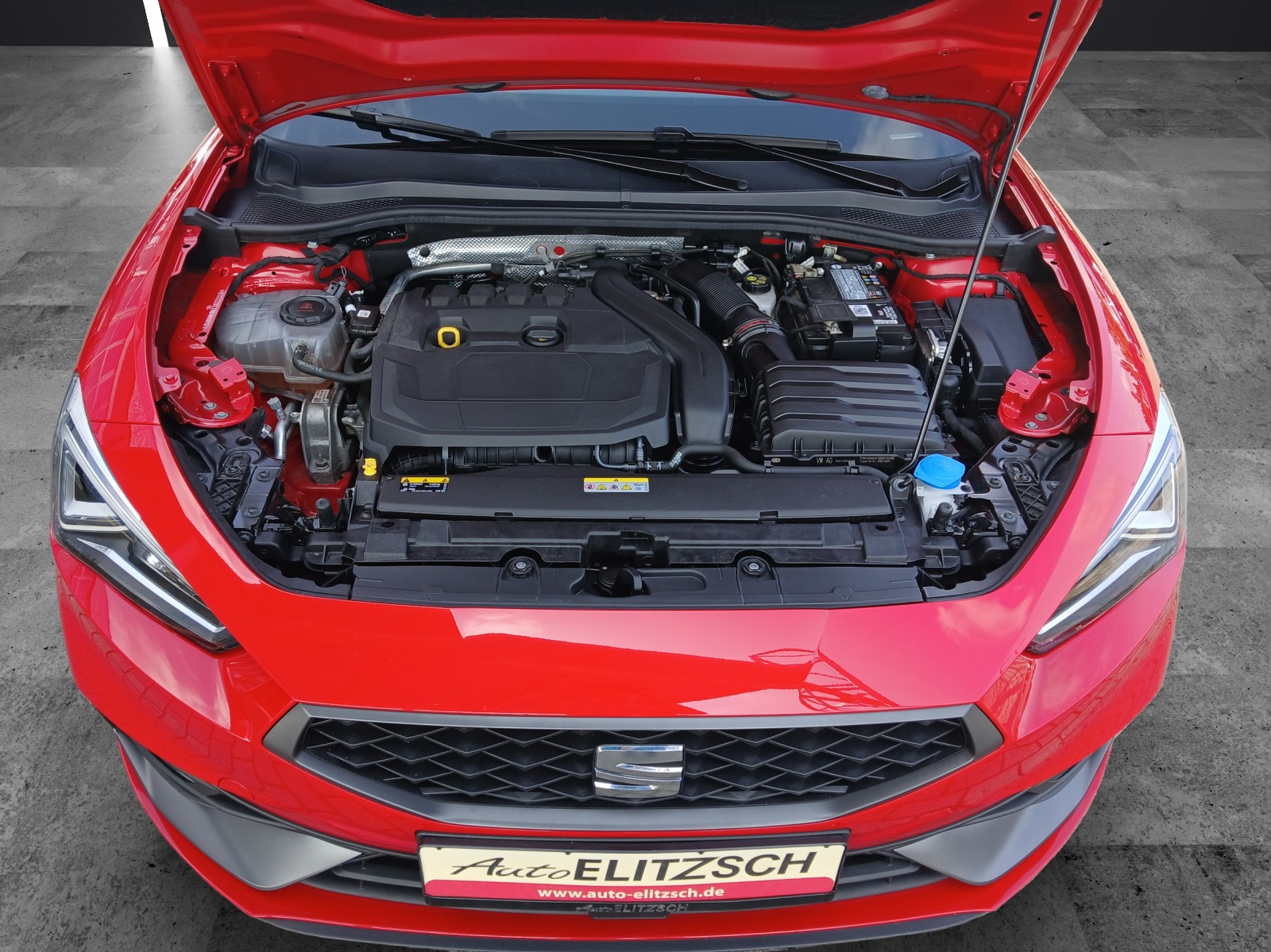 Fahrzeugabbildung SEAT Leon TSI FR-Line LED NAVI AHK RFK GRA