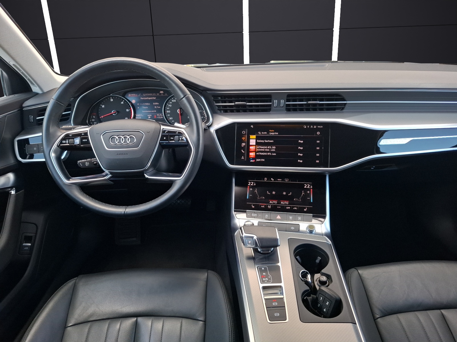 Fahrzeugabbildung Audi A6 Avant 40 TDI quattro design S-tronic Matrix AHK Navi ACC RFK