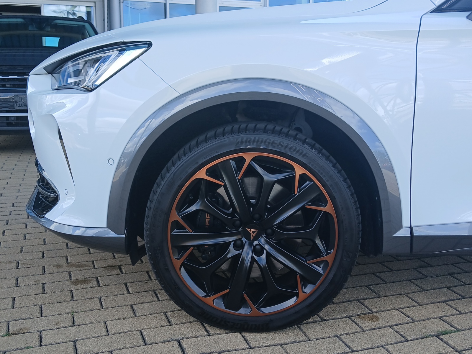 Fahrzeugabbildung CUPRA Formentor VZ DSG 4Drive LED AHK Navi Pano ACC RFK SH 19