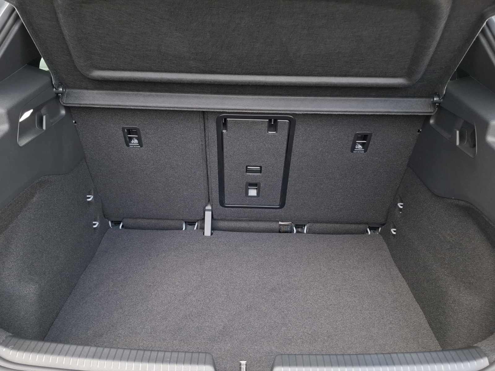 Fahrzeugabbildung CUPRA Born Edition Dynamic LED Navi ACC SHZ RFK 19