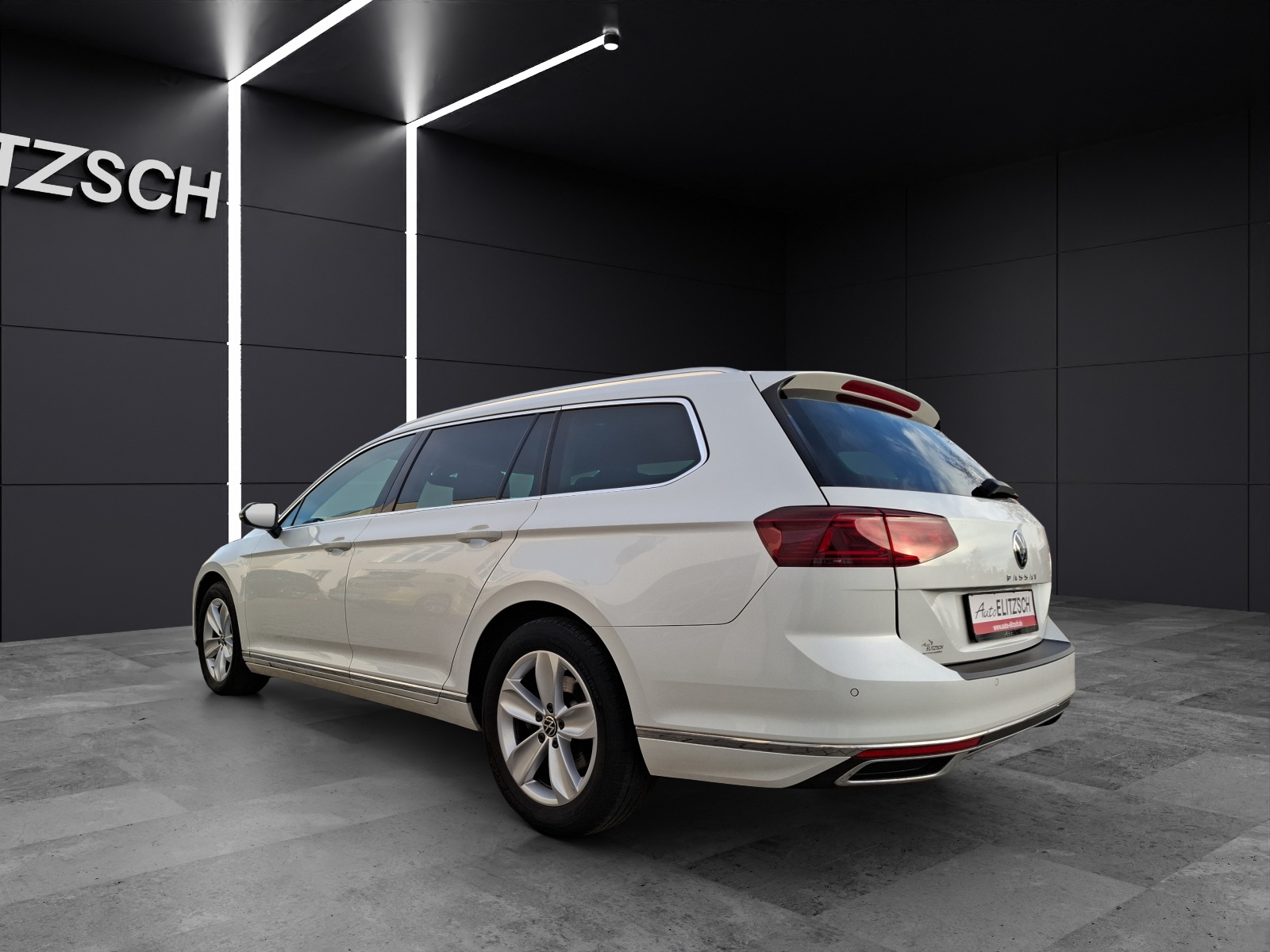 Fahrzeugabbildung Volkswagen Passat Variant TDI Elegance DSG Matrix Navi AID ACC RFK SH