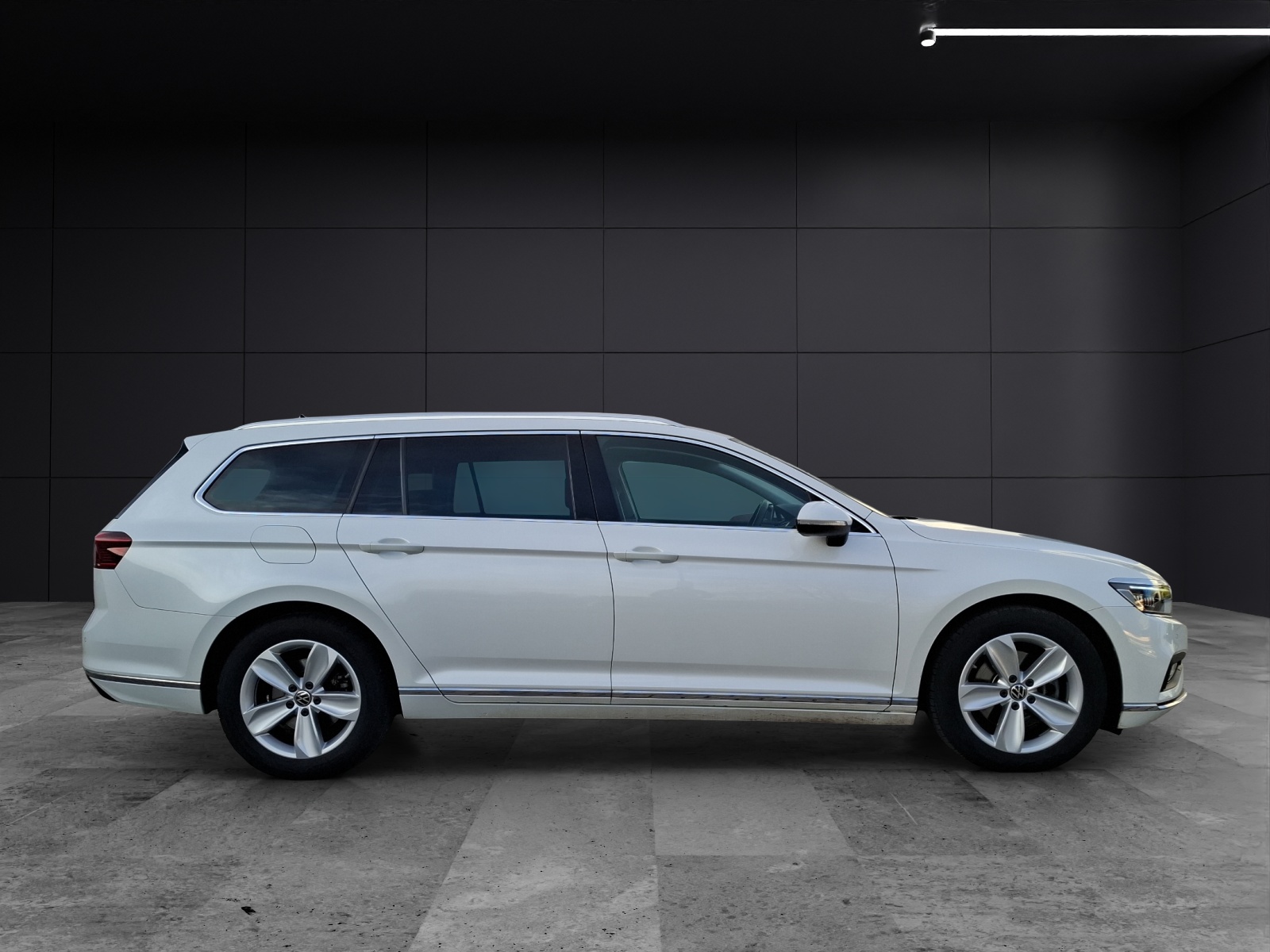 Fahrzeugabbildung Volkswagen Passat Variant TDI Elegance DSG Matrix Navi AID ACC RFK SH