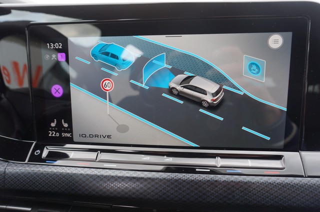 Fahrzeugabbildung Volkswagen Golf VIII TDI United DSG LED AHK Navi AID ACC RFK SH