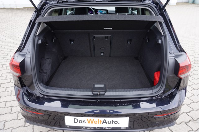 Fahrzeugabbildung Volkswagen Golf VIII TDI United DSG LED AHK Navi AID ACC RFK SH