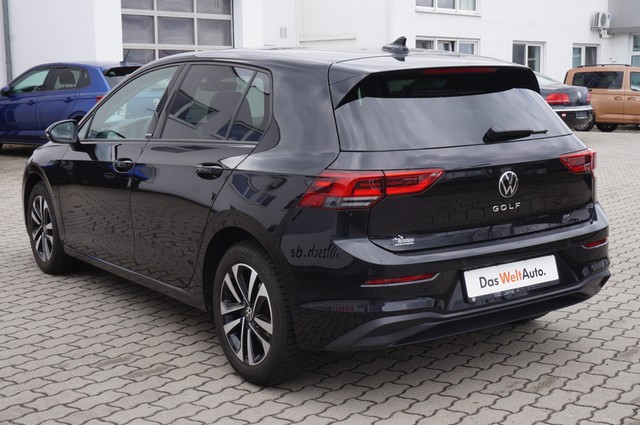 Fahrzeugabbildung Volkswagen Golf VIII TDI United DSG LED AHK Navi AID ACC RFK SH