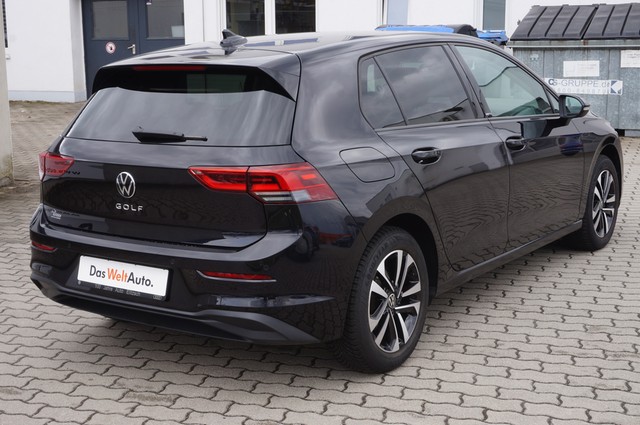 Fahrzeugabbildung Volkswagen Golf VIII TDI United DSG LED AHK Navi AID ACC RFK SH
