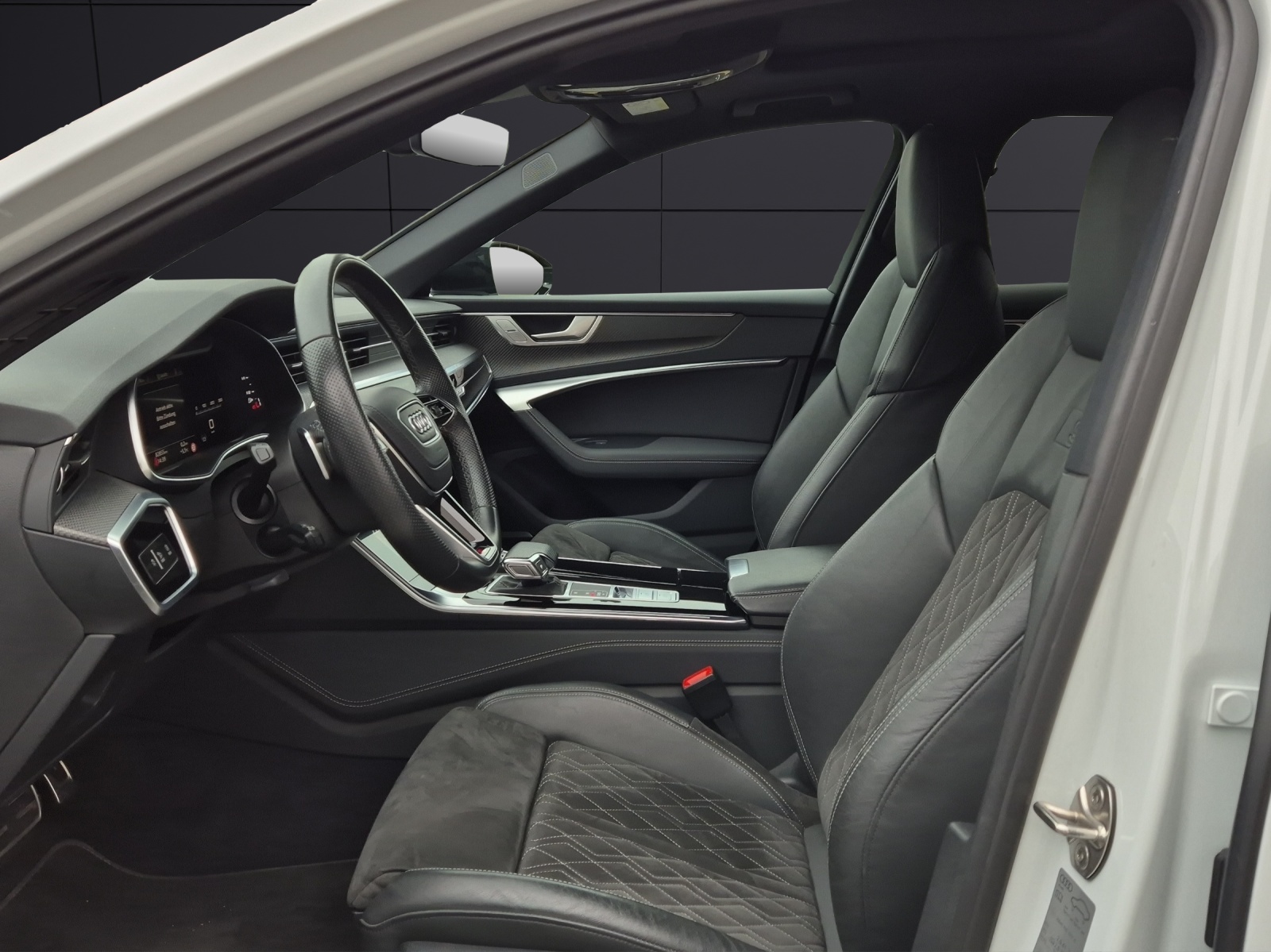 Fahrzeugabbildung Audi S6 Avant TDI quattro HDMatrix Navi Pano B&O AVC ACC RFK SH 21