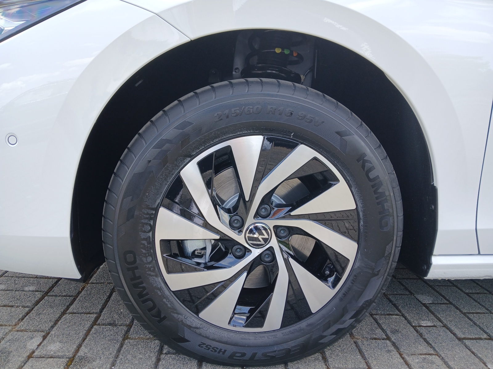 Fahrzeugabbildung Volkswagen Passat Variant 2.0l TDI Business DSG LED NAVI