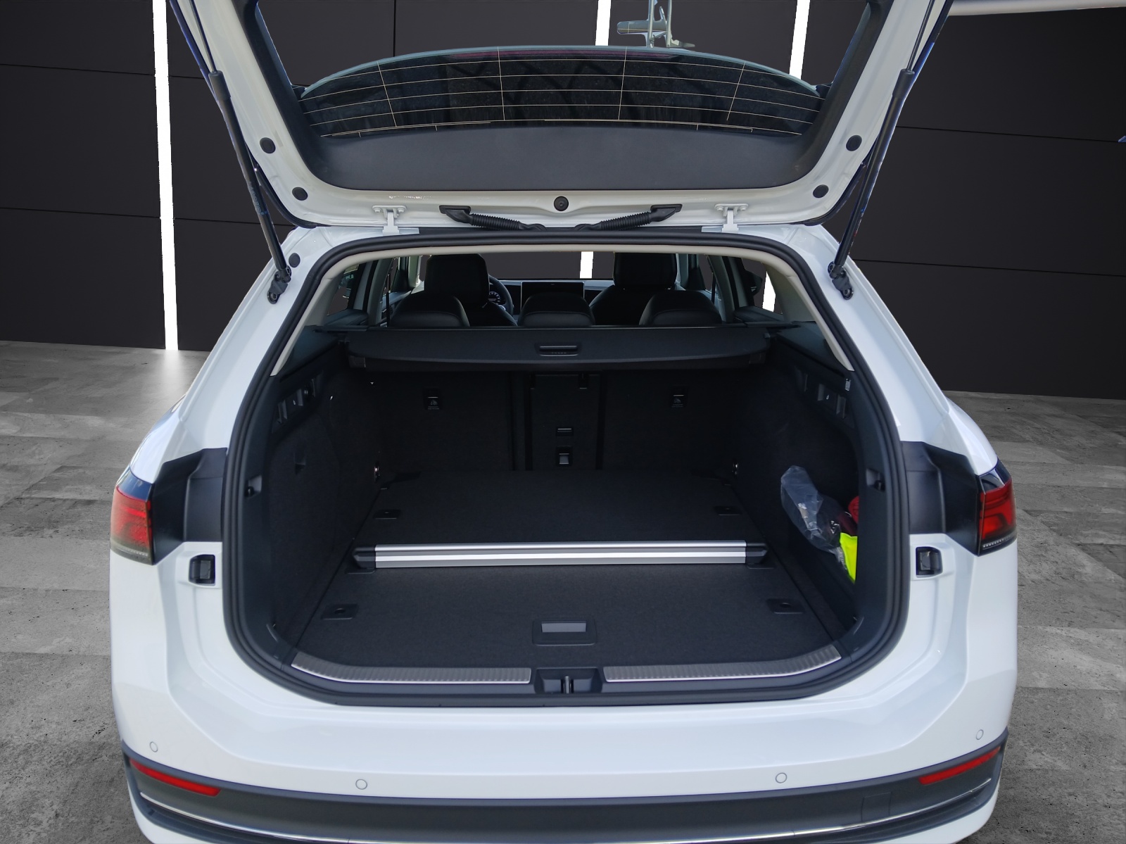 Fahrzeugabbildung Volkswagen Passat Variant 2.0l TDI Business DSG LED NAVI