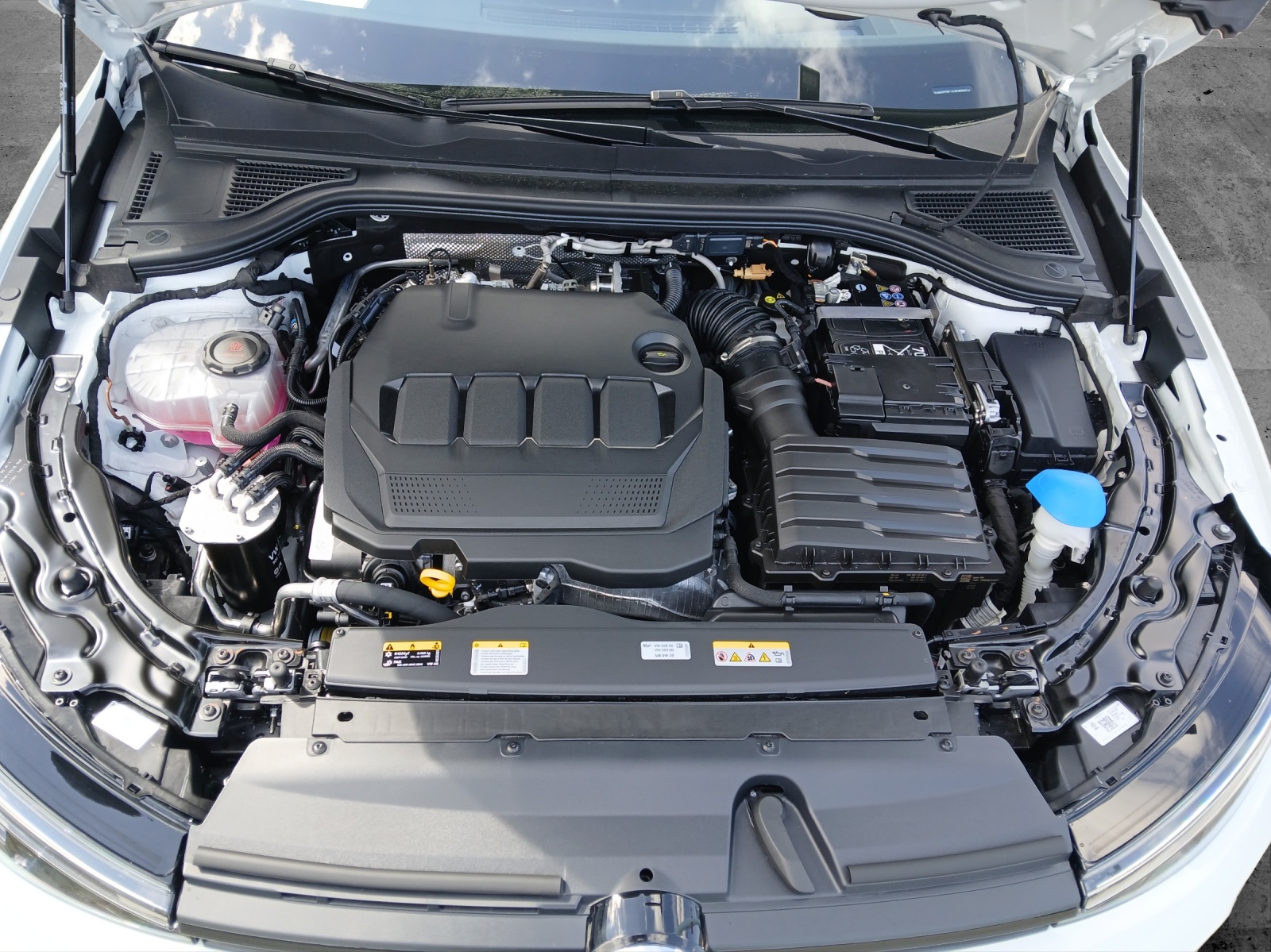 Fahrzeugabbildung Volkswagen Passat Variant 2.0l TDI Business DSG LED NAVI