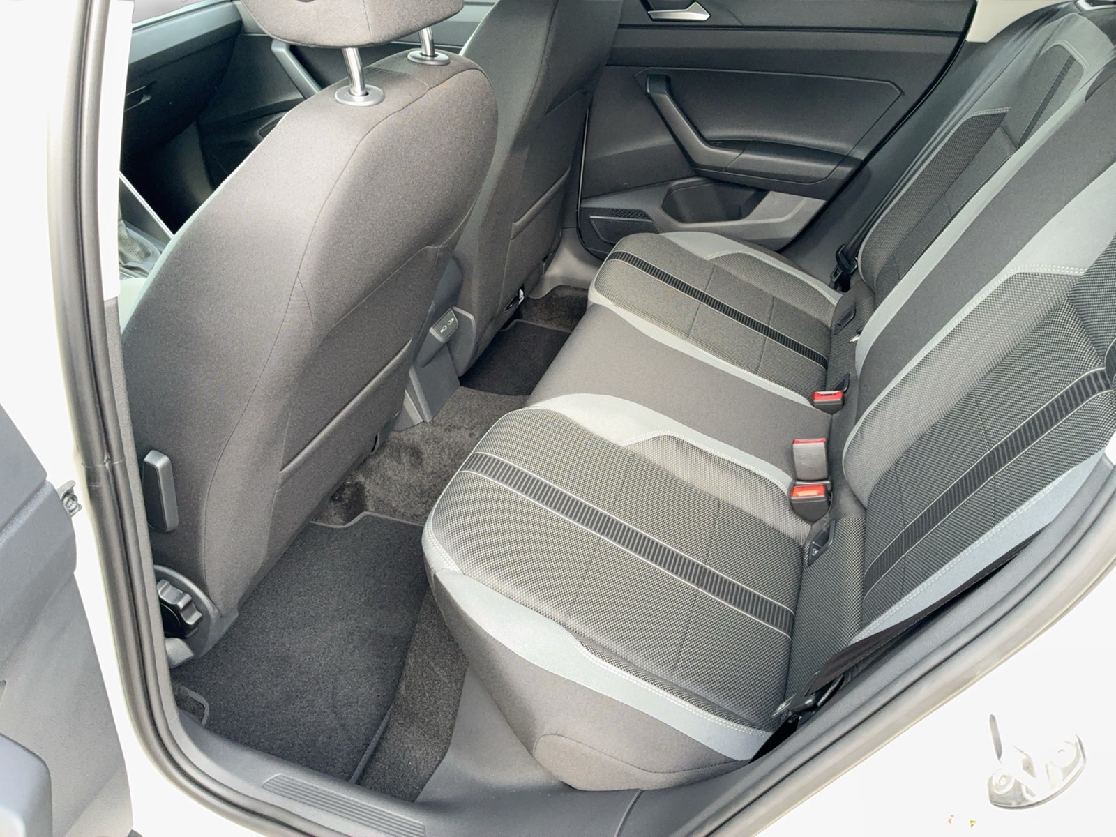 Fahrzeugabbildung Volkswagen Polo DSG Style LED Navi ACC AHZV RearView
