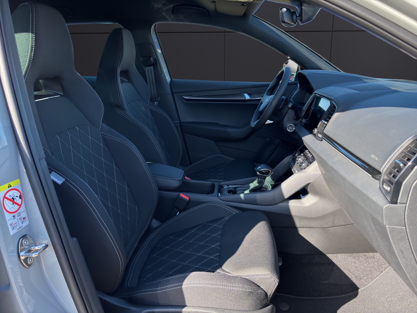 Fahrzeugabbildung SKODA Karoq Sportline 4x4 2.0 TSI DSG Matrix AHK ACC 360GRAD