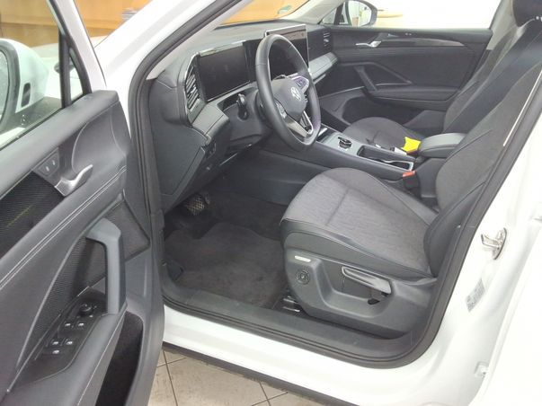 Fahrzeugabbildung Volkswagen Tiguan eTSI Life DSG LED AHK Navi AID ACC RFK SH