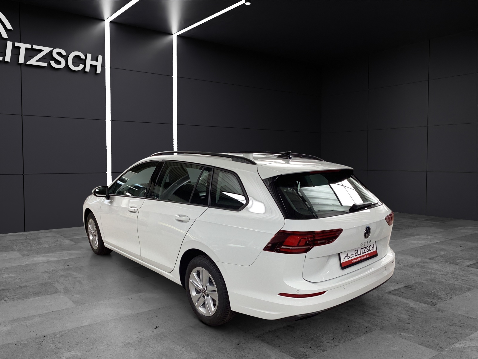 Fahrzeugabbildung Volkswagen Golf VIII Variant TSI Life