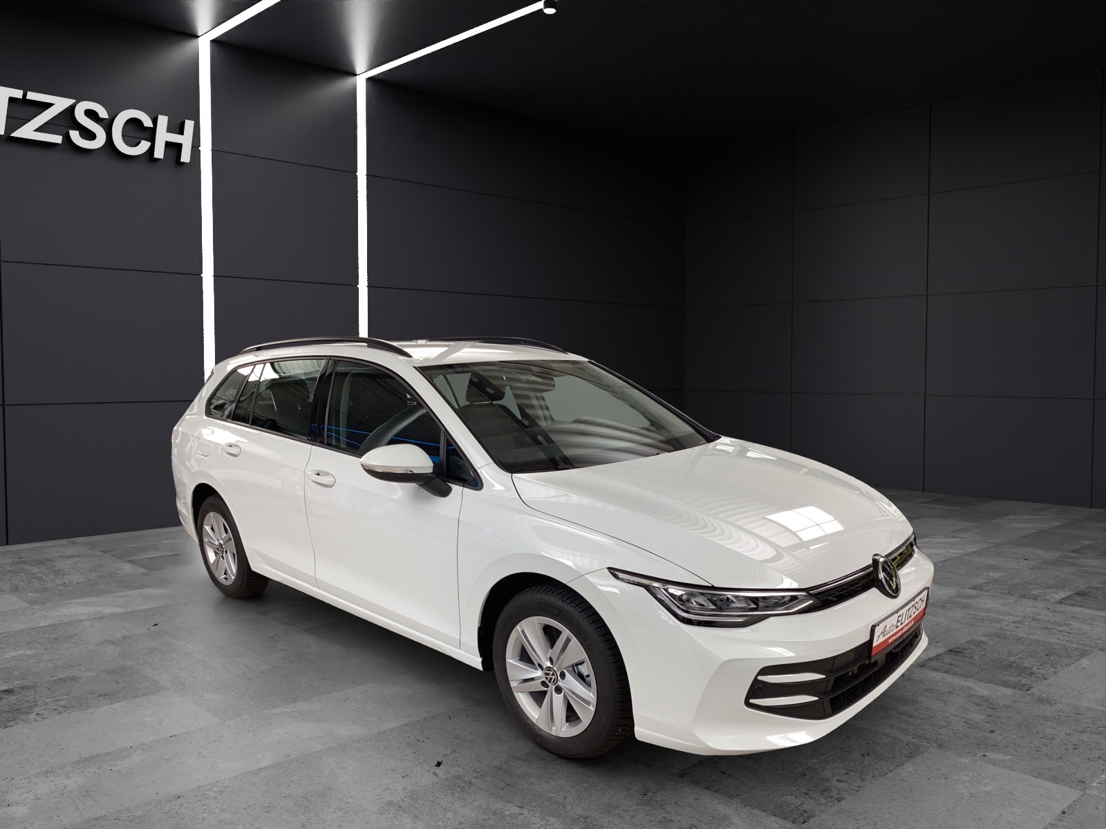 Fahrzeugabbildung Volkswagen Golf VIII Variant TSI Life