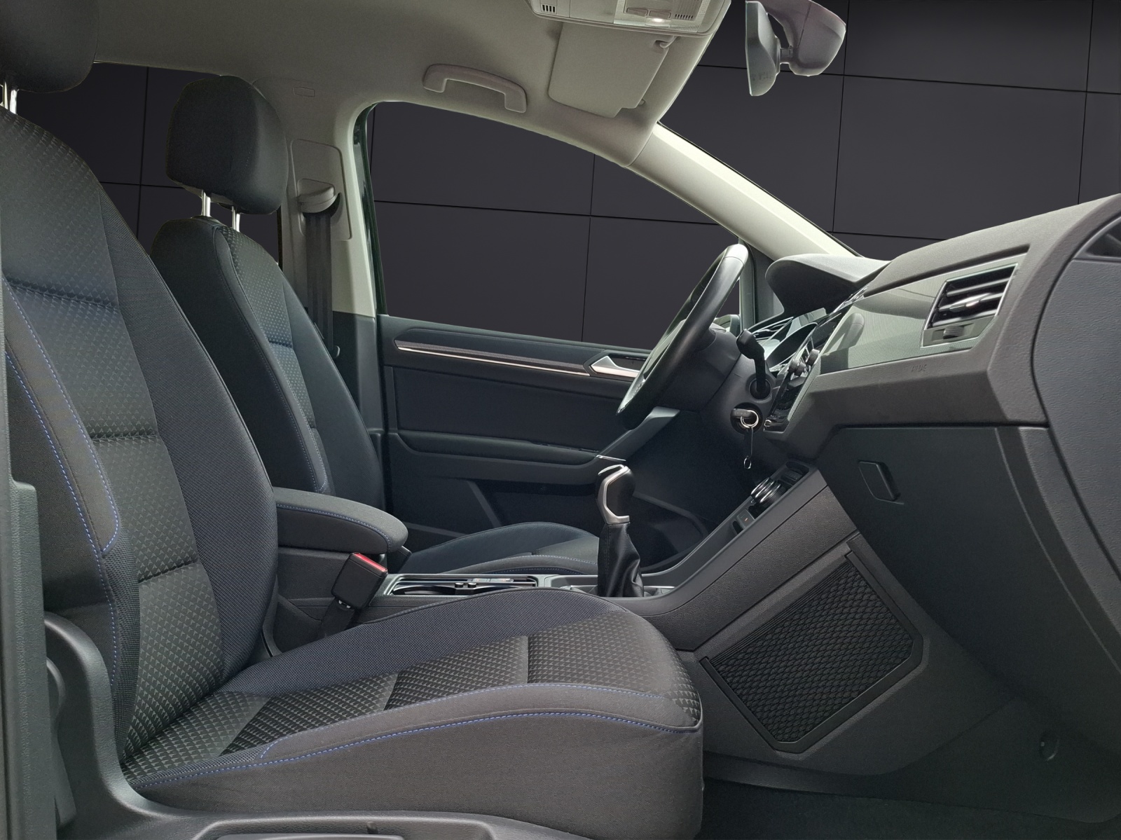 Fahrzeugabbildung Volkswagen Touran TSI United Standhzg 7-Si LED Navi ACC RFK SHZ