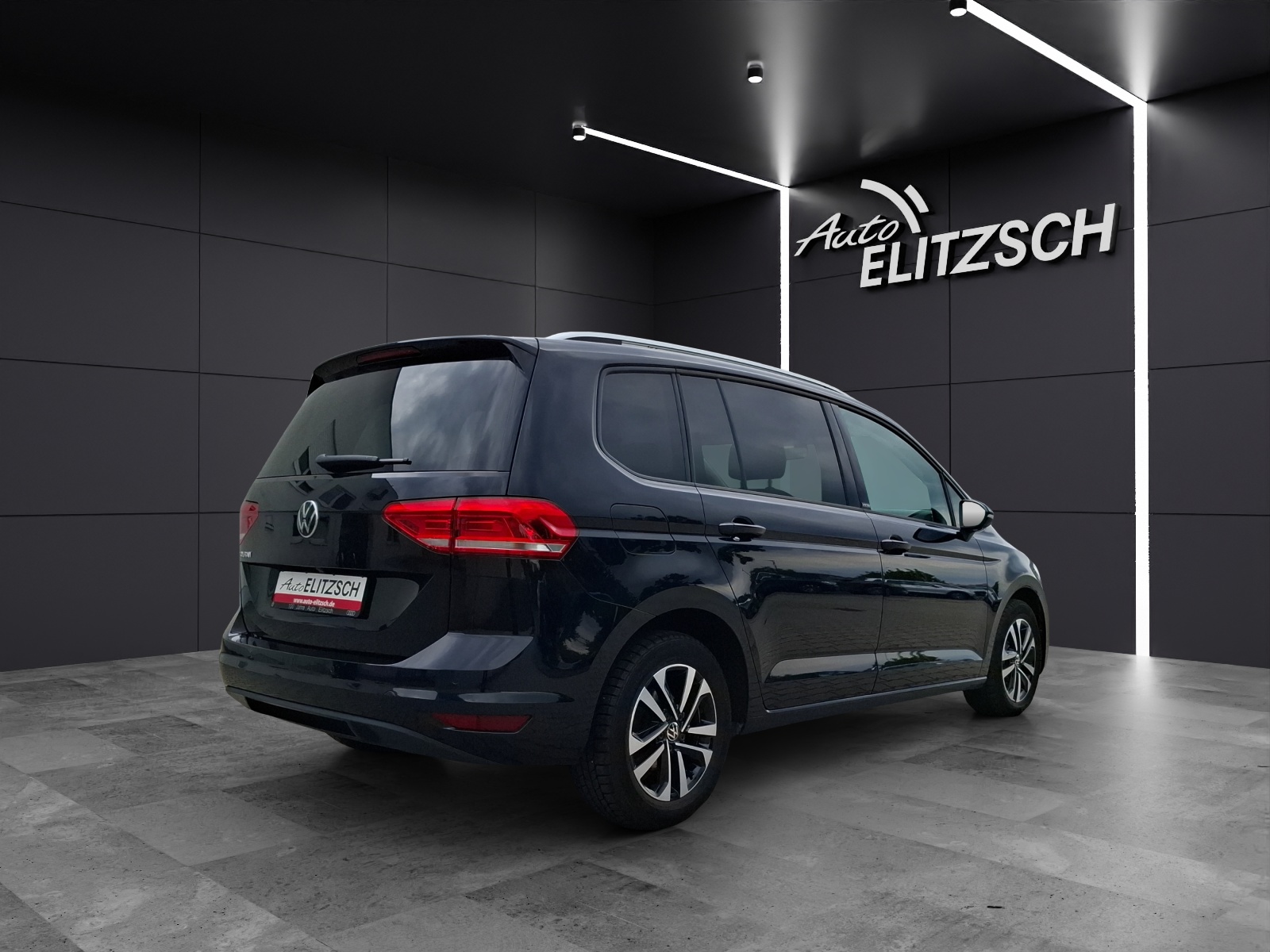 Fahrzeugabbildung Volkswagen Touran TSI United Standhzg 7-Si LED Navi ACC RFK SHZ
