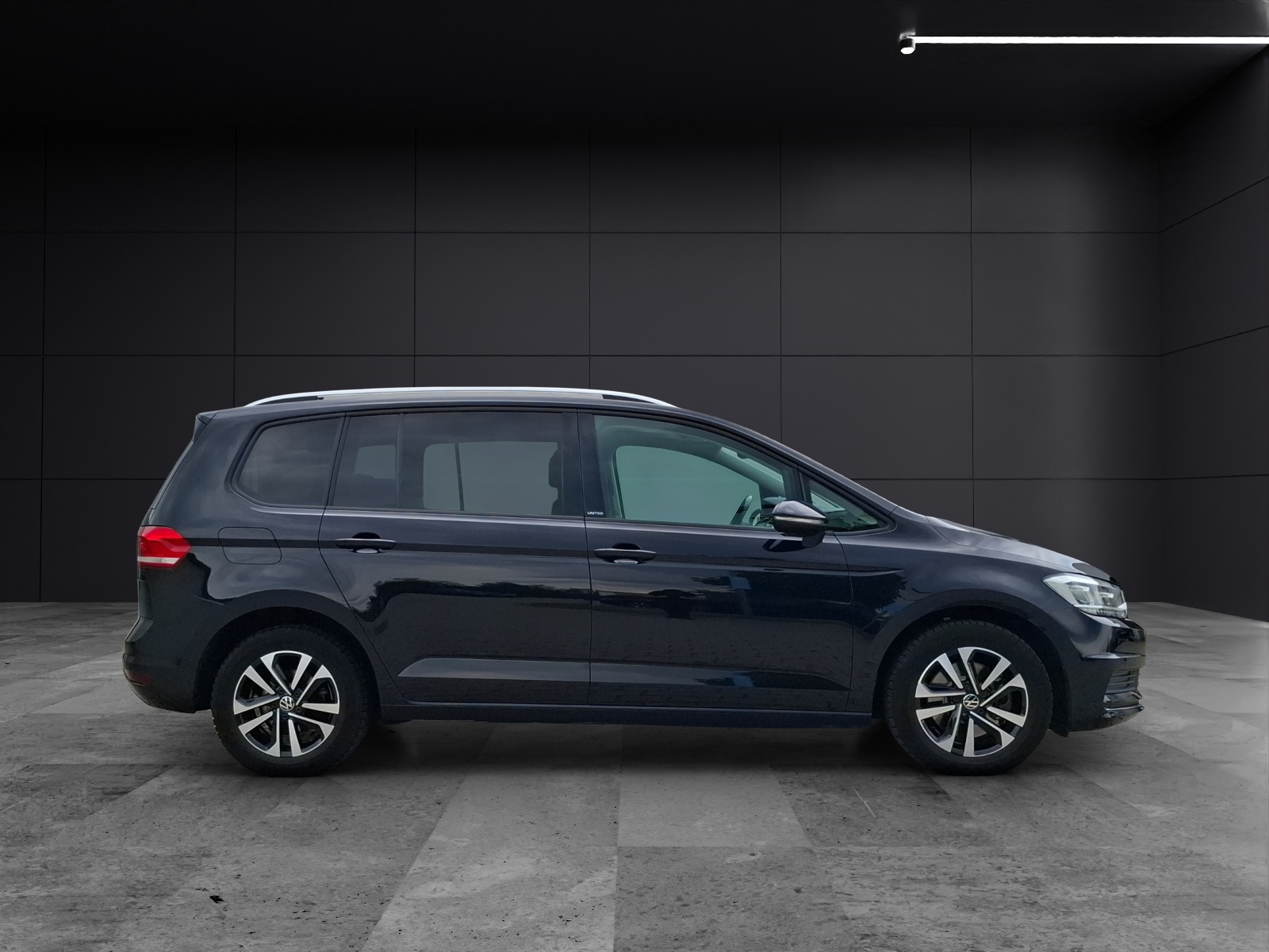 Fahrzeugabbildung Volkswagen Touran TSI United Standhzg 7-Si LED Navi ACC RFK SHZ