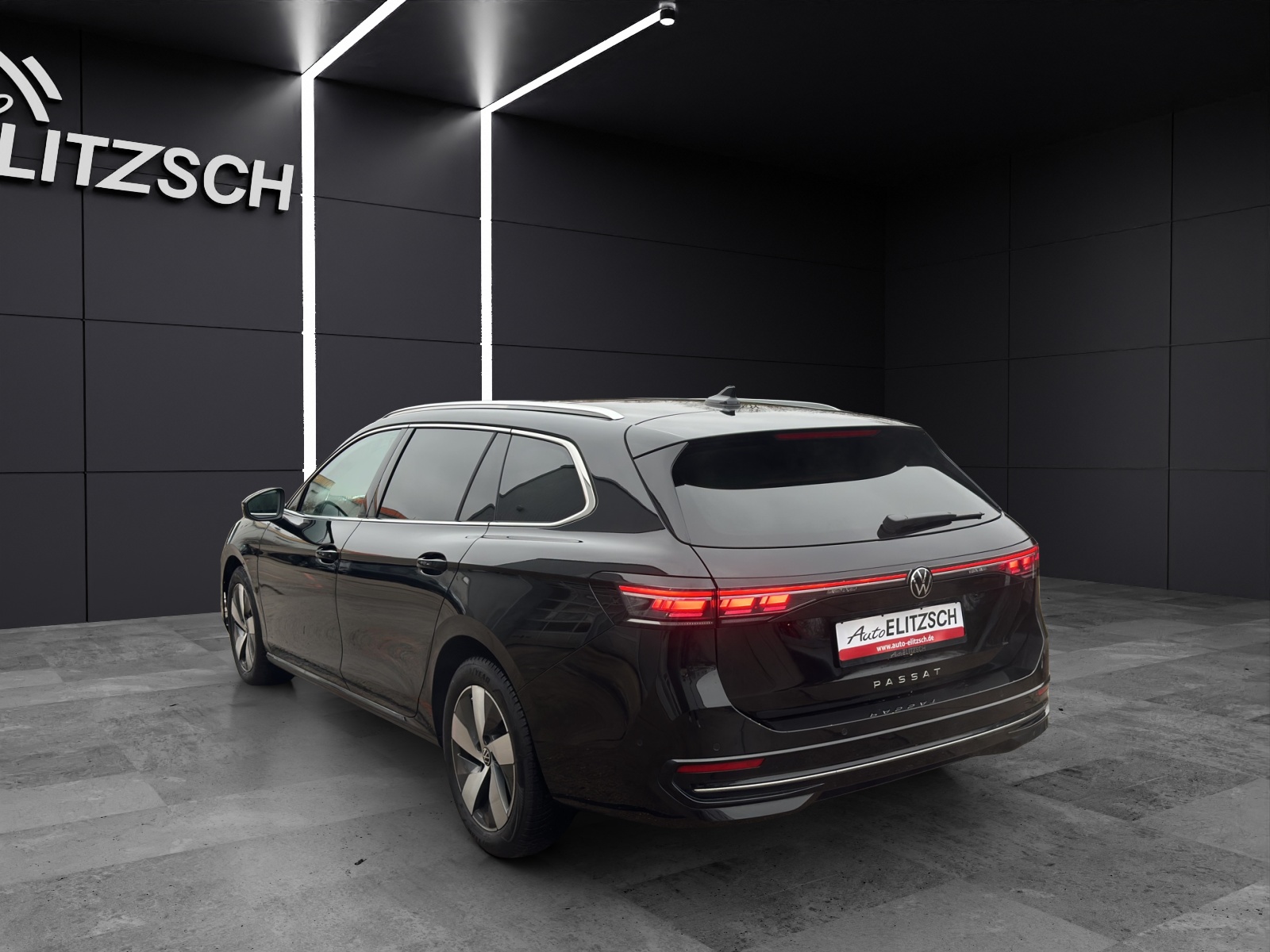 Fahrzeugabbildung Volkswagen Passat TDI DSG Elegance MATRIX ACC AHK PANO STH HuD
